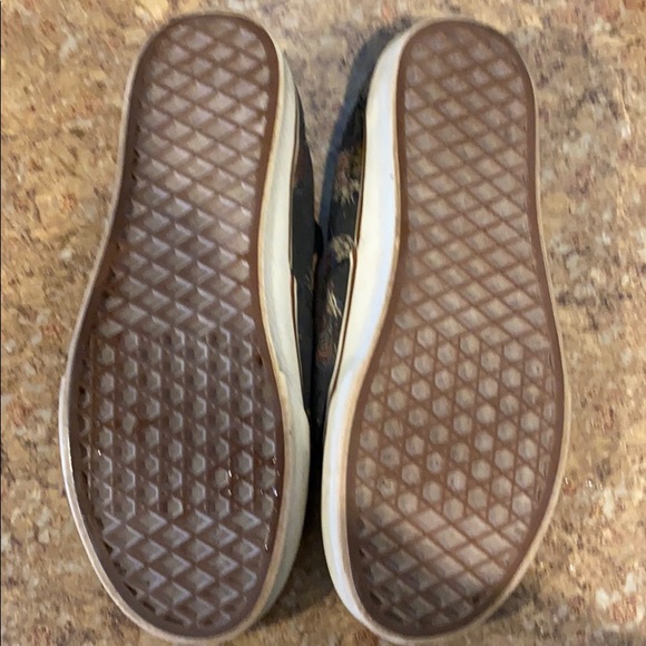 Vans - Picture 3 of 5